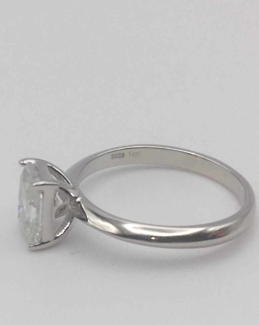 Radiant Cut Solitaire 1ct Moissanite Ring