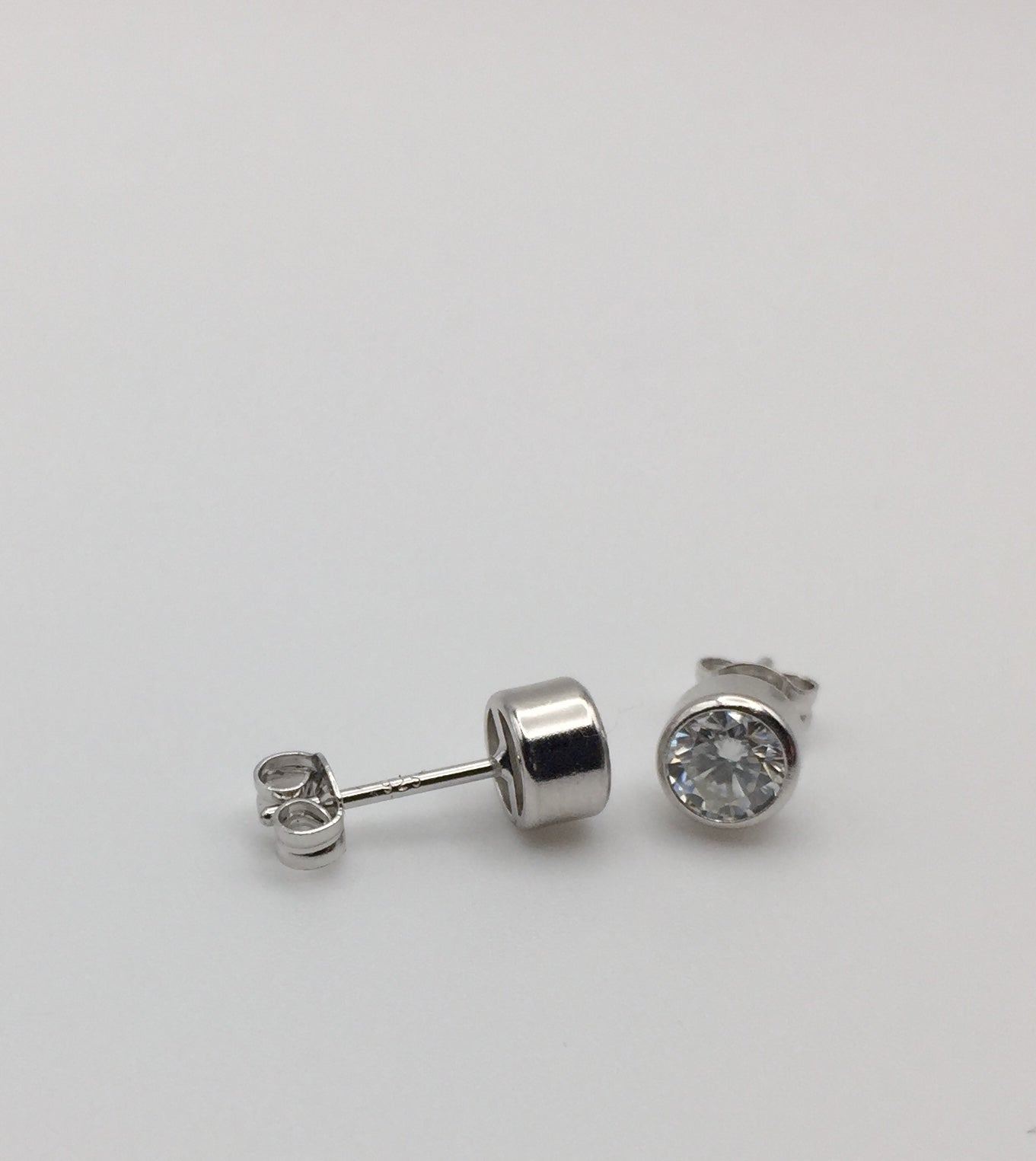 5mm Bezel Set Moissanite Stud Earrings (0.5ct)