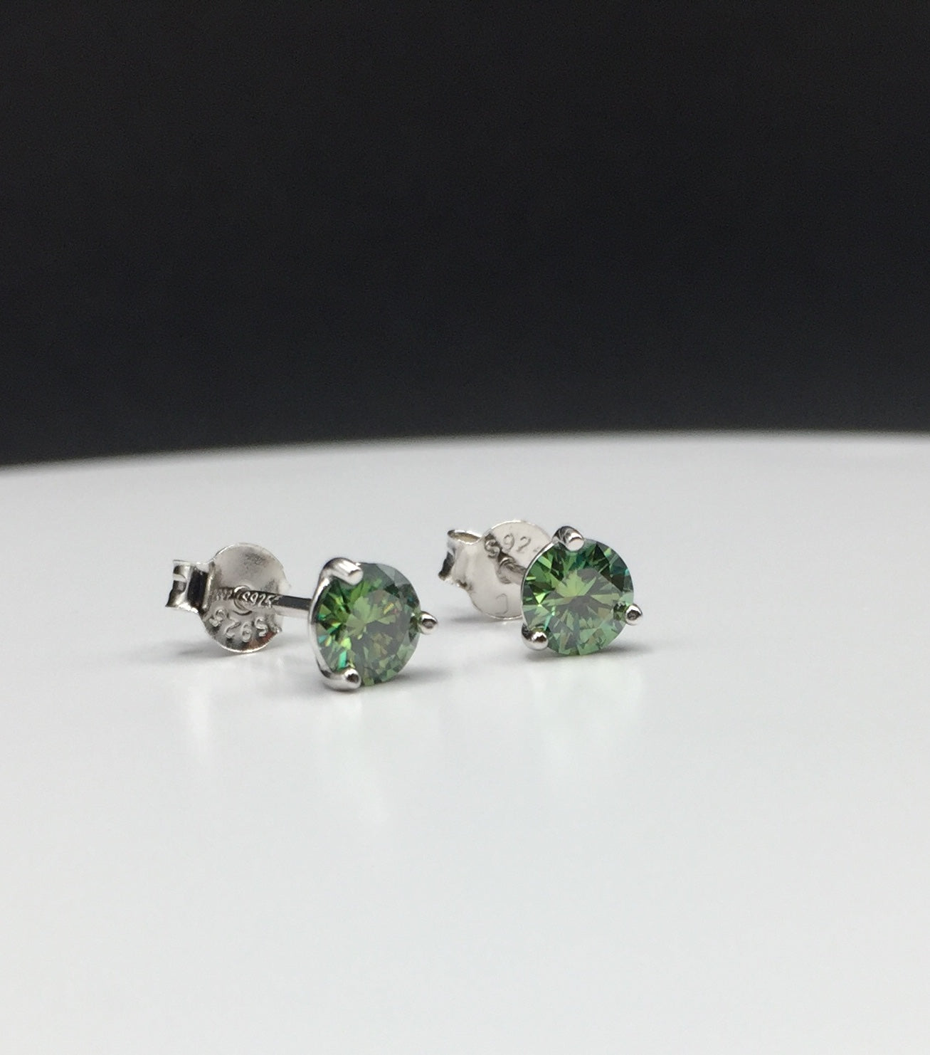 5mm Bluish-Green Moissanite Stud Earrings (0.5ct)
