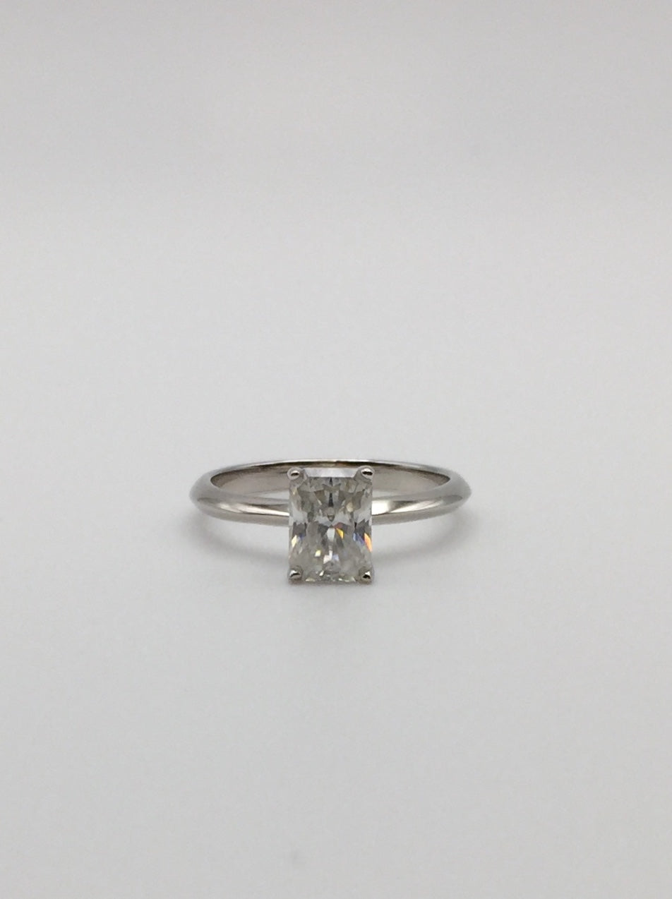 Radiant Cut Solitaire 1ct Moissanite Ring