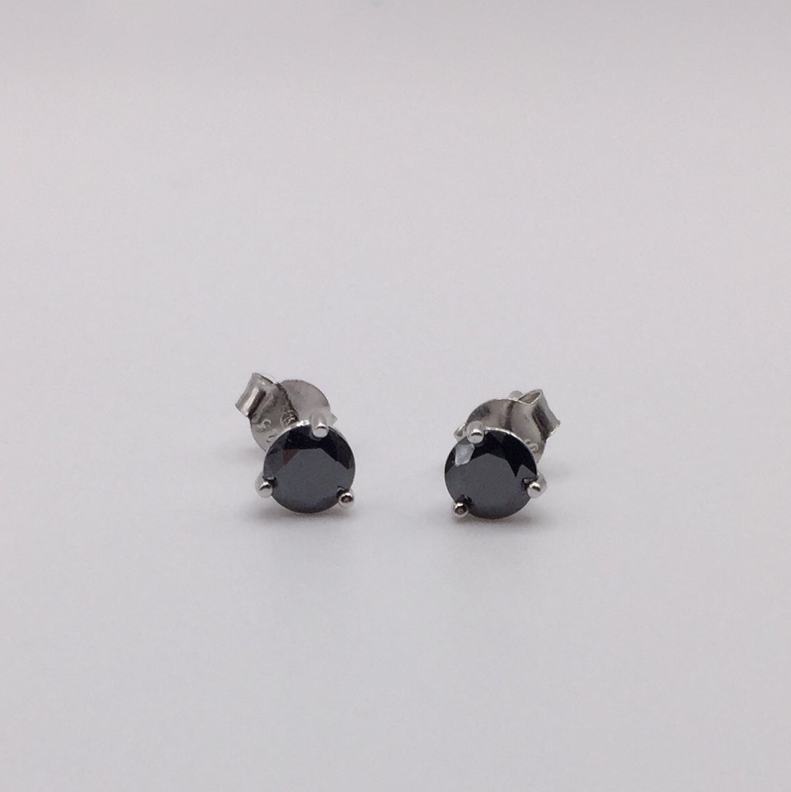 5mm Black Moissanite Stud Earrings (0.5ct)