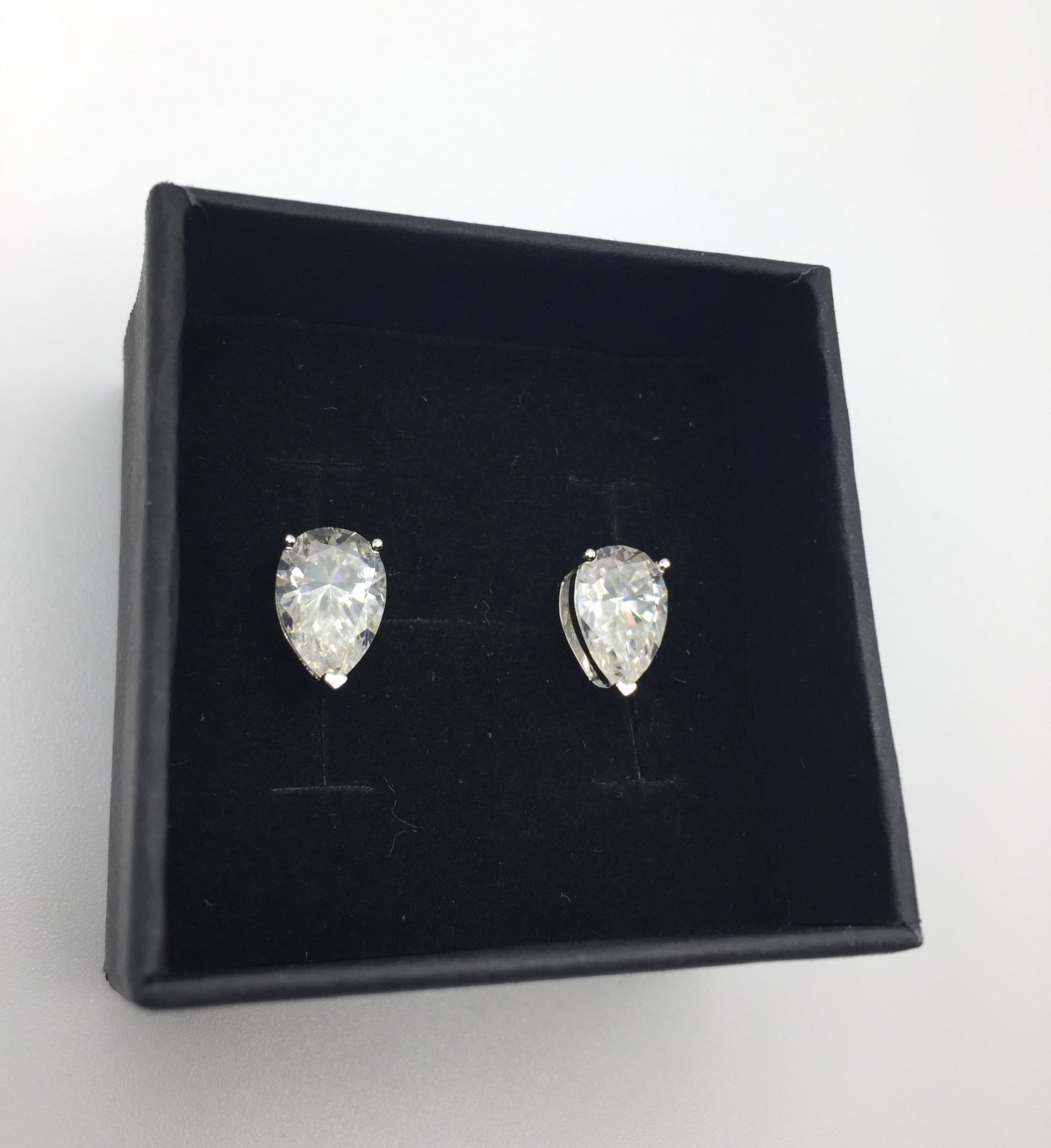 Pear Cut Moissanite Stud Earrings (2 Carat)