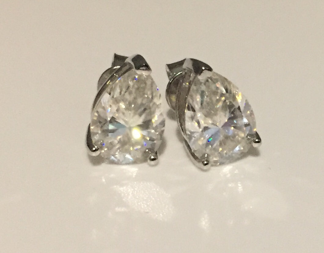 Pear Cut Moissanite Stud Earrings (2 Carat)