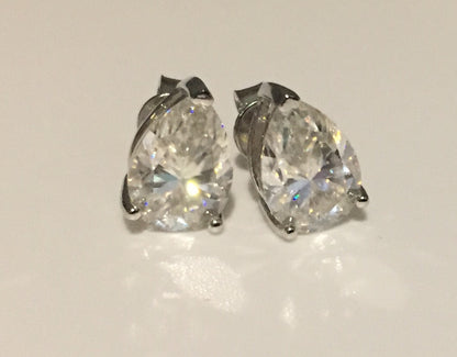 Pear Cut Moissanite Stud Earrings (2 Carat)