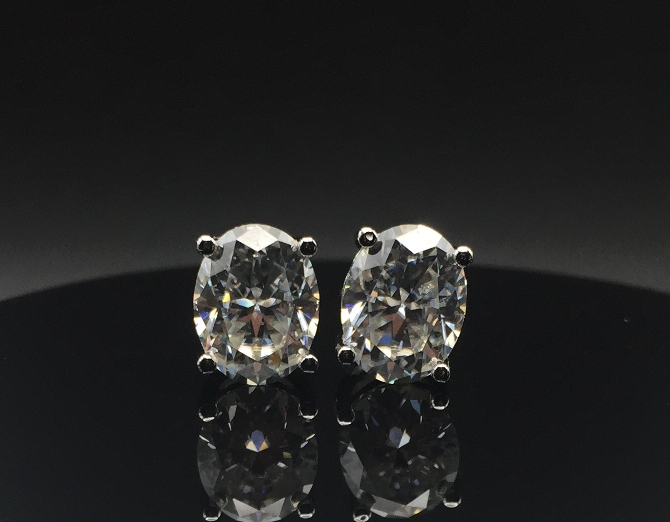 Oval Cut Moissanite Stud Earrings (2 Carat)