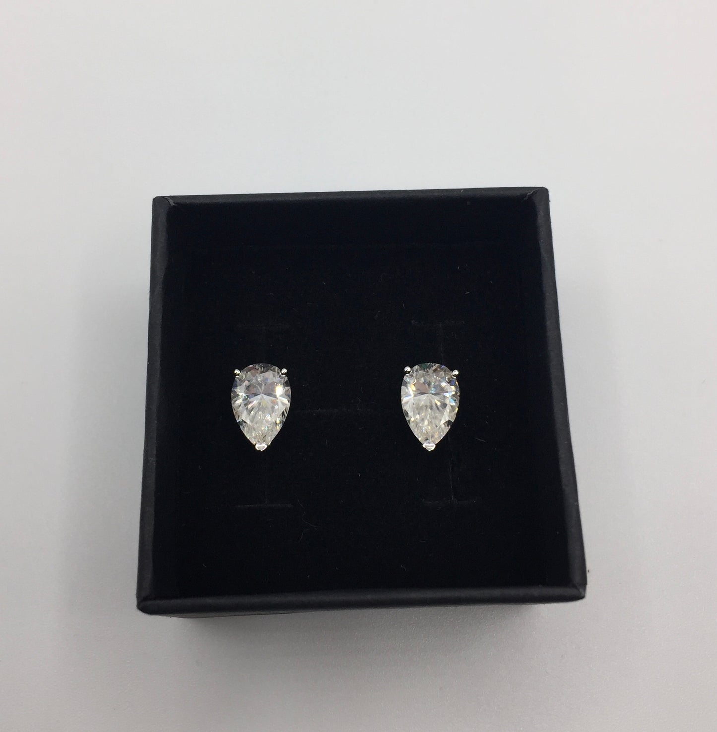 Pear Cut Moissanite Stud Earrings (2 Carat)