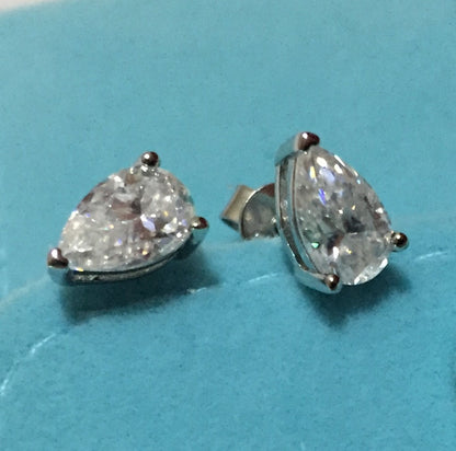 Pear Cut Moissanite Stud Earrings (1 Carat)