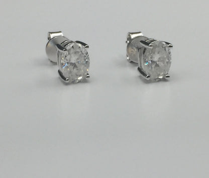 Oval Cut Moissanite Stud Earrings (1 Carat)