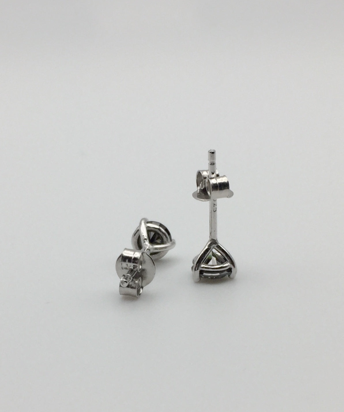 5mm Camoflauge Green Moissanite Stud Earrings (0.5ct)