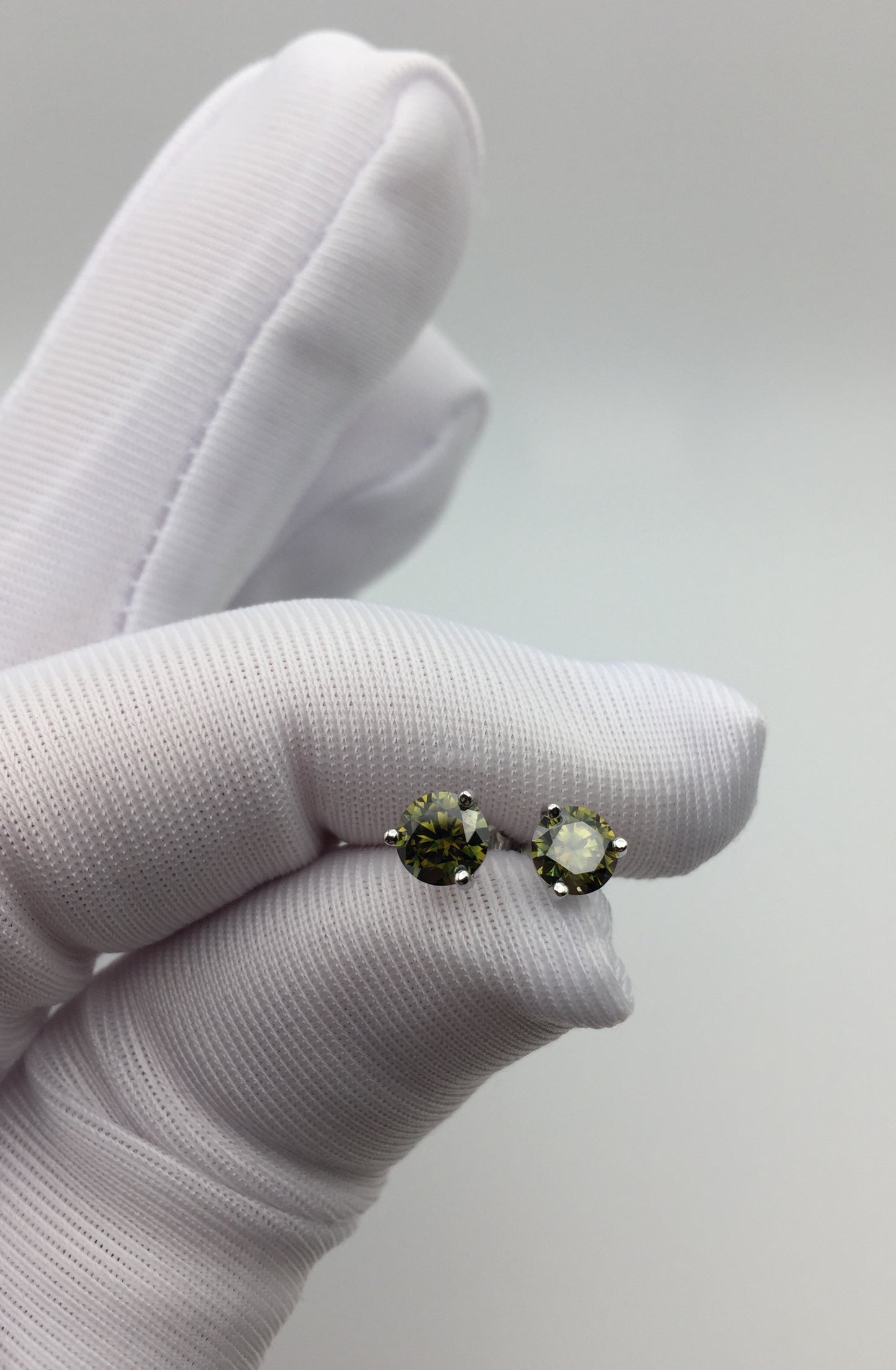 5mm Camoflauge Green Moissanite Stud Earrings (0.5ct)
