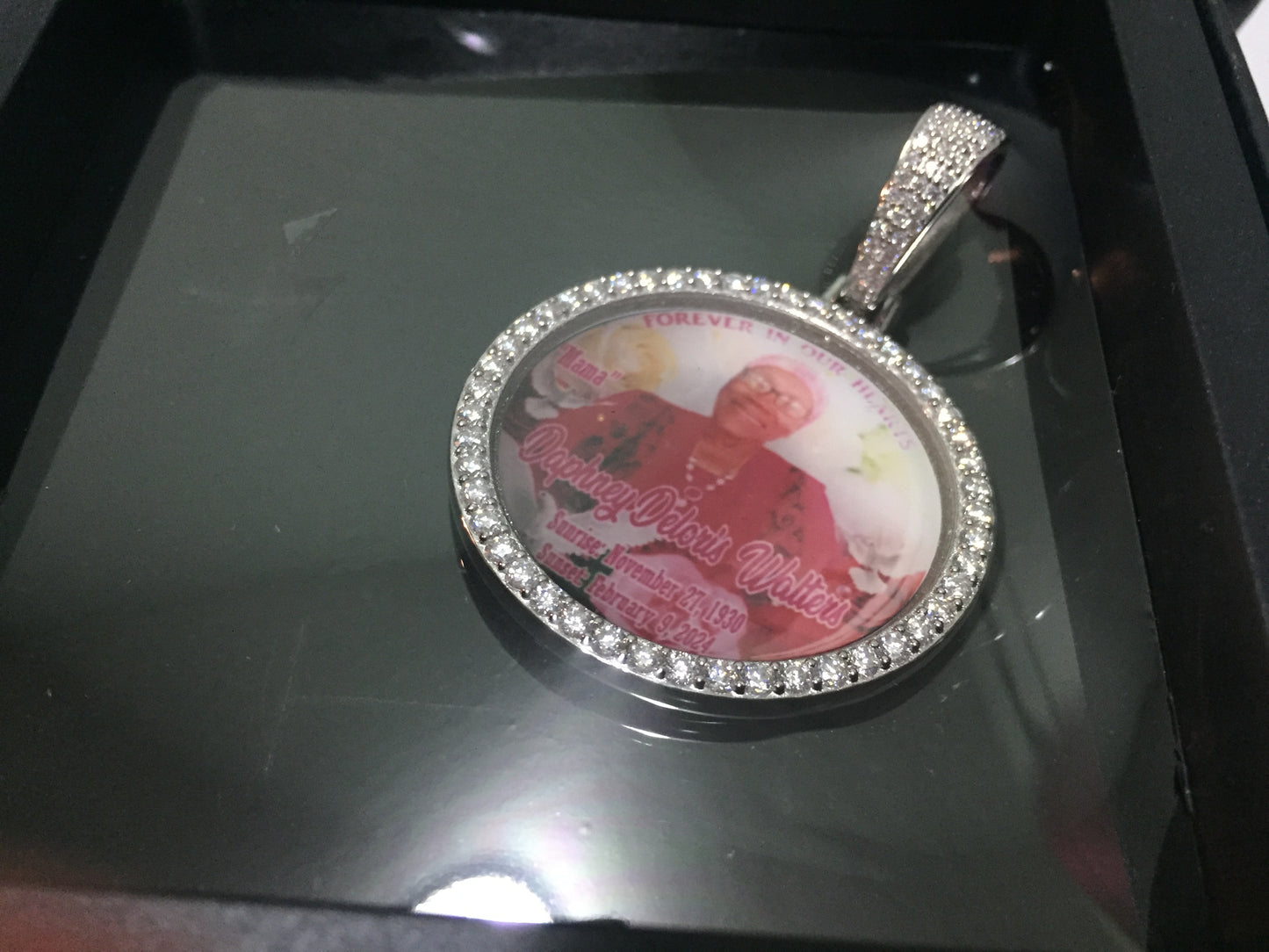 Moissanite Photo Pendant (Medium)