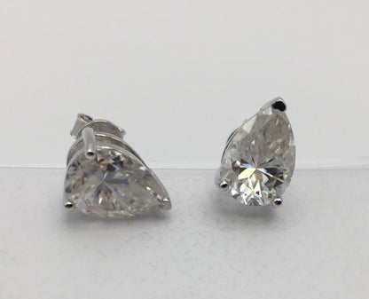 Pear Cut Moissanite Stud Earrings (2 Carat)