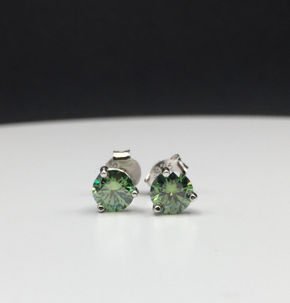 5mm Bluish-Green Moissanite Stud Earrings (0.5ct)