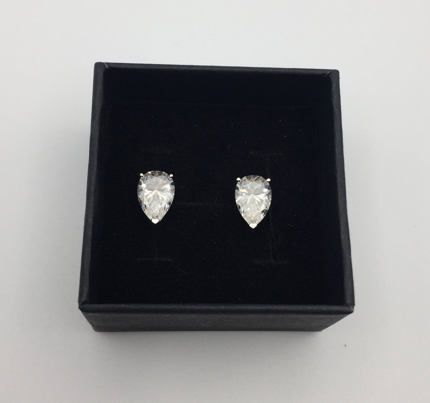 Pear Cut Moissanite Stud Earrings (2 Carat)