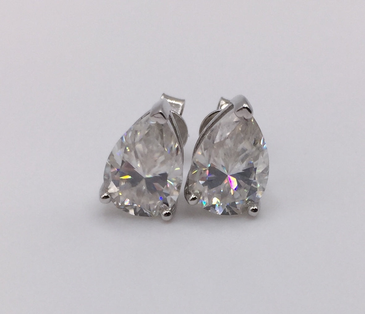Pear Cut Moissanite Stud Earrings (2 Carat)