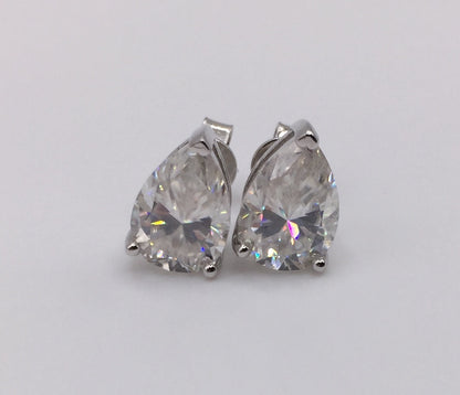 Pear Cut Moissanite Stud Earrings (2 Carat)