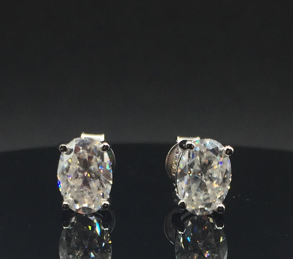 Oval Cut Moissanite Stud Earrings (1 Carat)