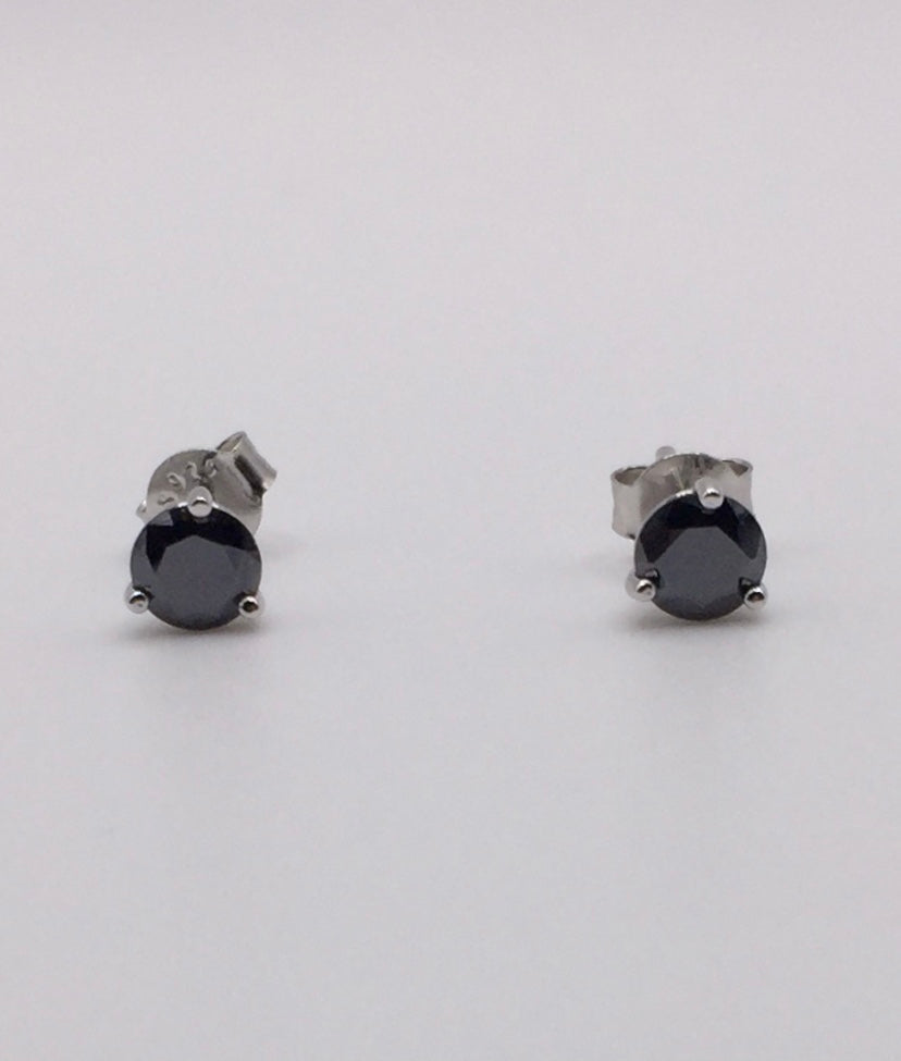 5mm Black Moissanite Stud Earrings (0.5ct)