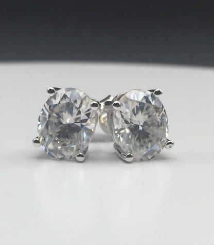 Oval Cut Moissanite Stud Earrings (2 Carat)