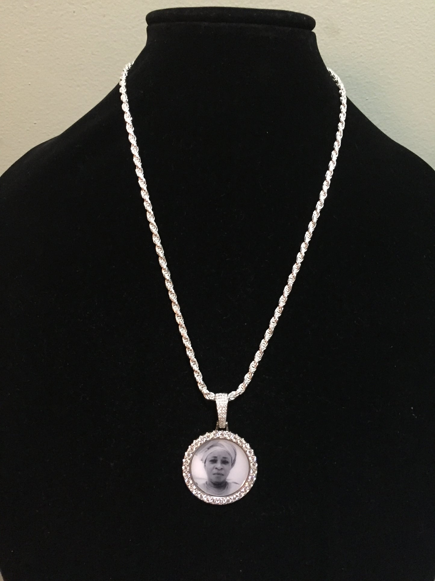 Moissanite Photo Pendant (Medium)