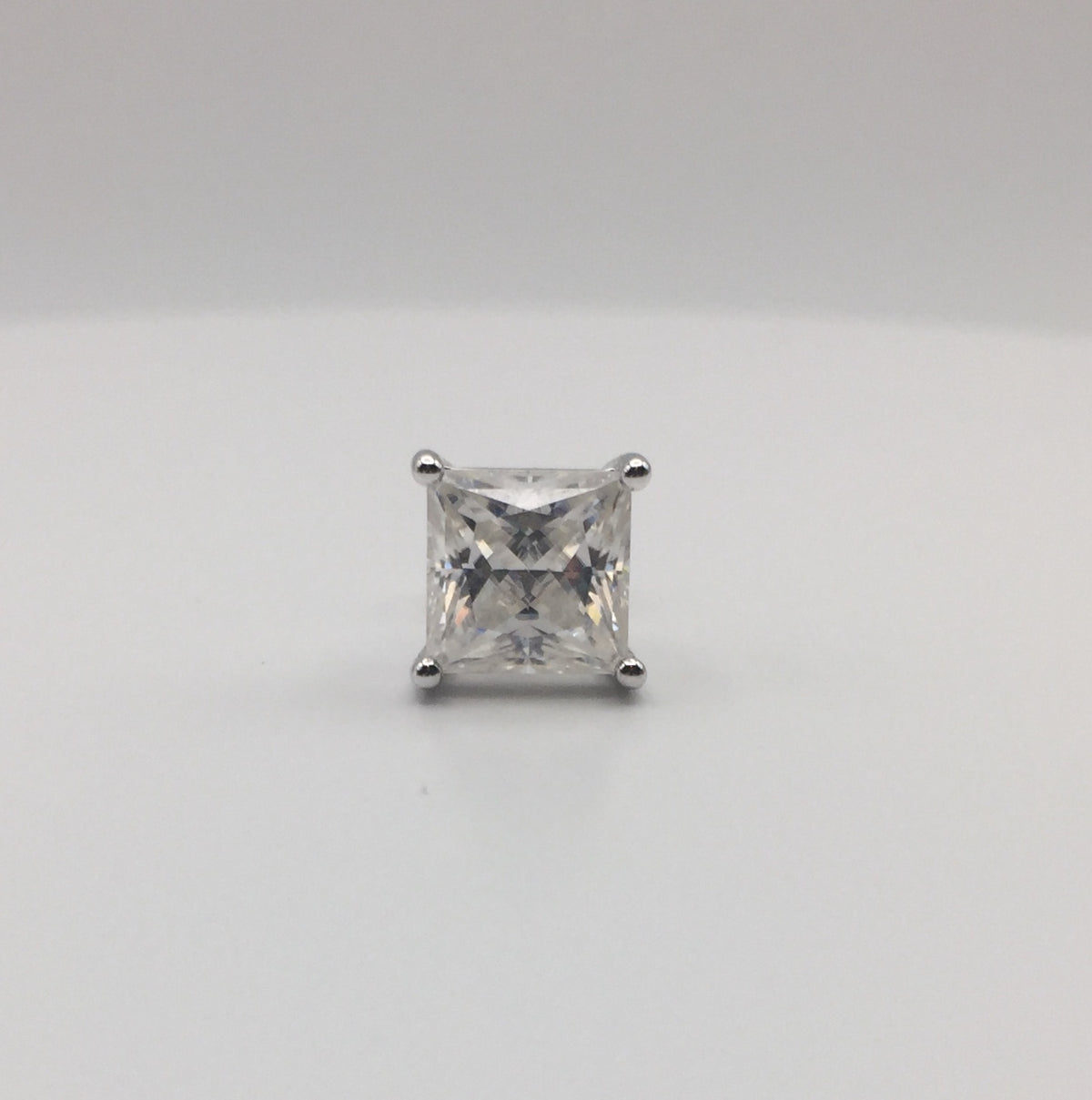 2ct Princess Cut Stud Earring (ONE Single Earring)