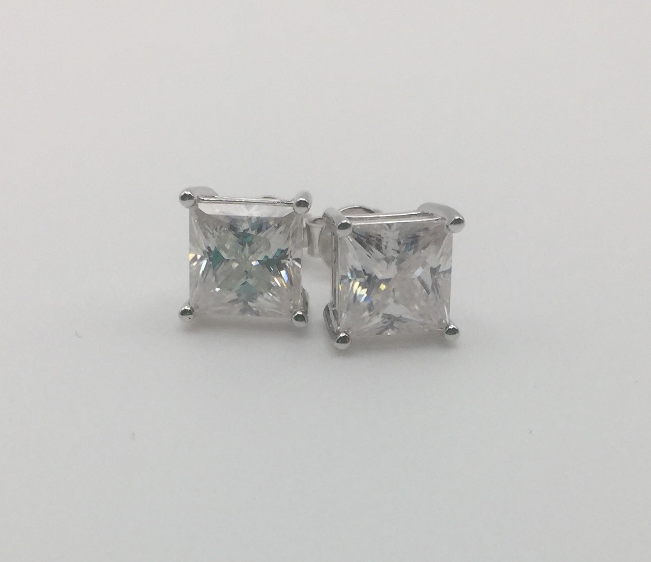 Princess Cut Moissanite Stud Earrings (2 Carat)