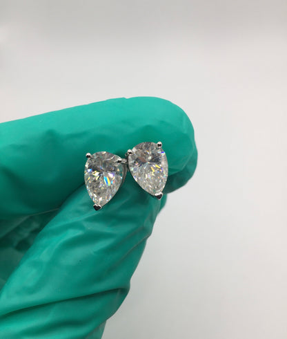 Pear Cut Moissanite Stud Earrings (2 Carat)