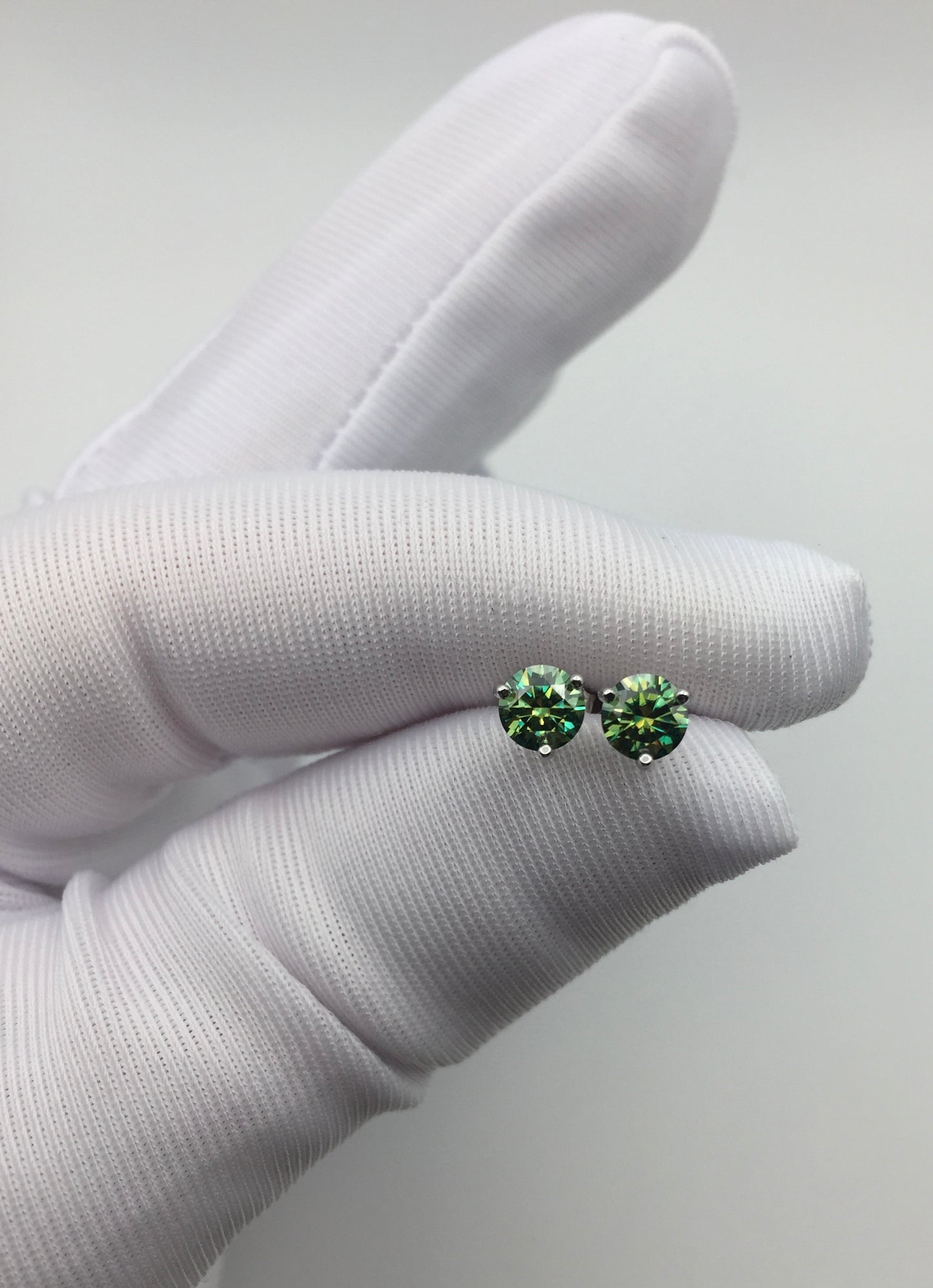 5mm Bluish-Green Moissanite Stud Earrings (0.5ct)