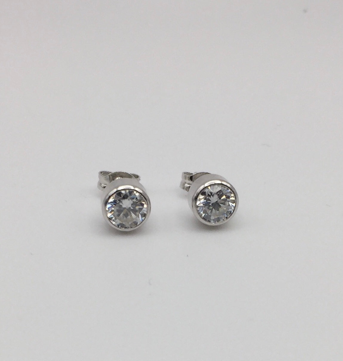 5mm Bezel Set Moissanite Stud Earrings (0.5ct)